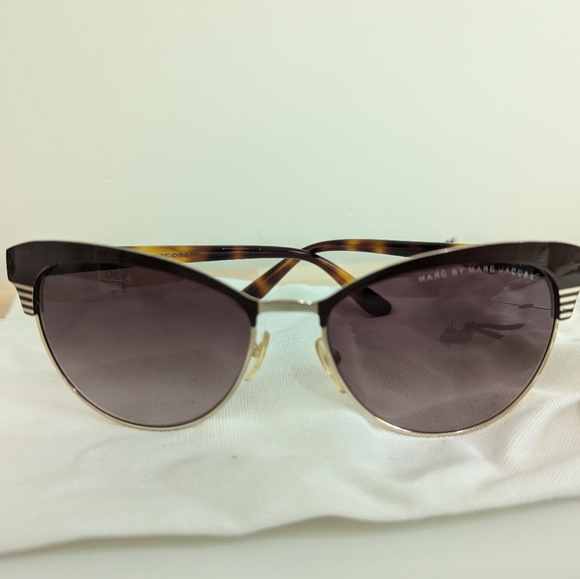 Marc by Marc Jacobs Cat Eye Sunglasses Model 398S - Picture 2 of 8